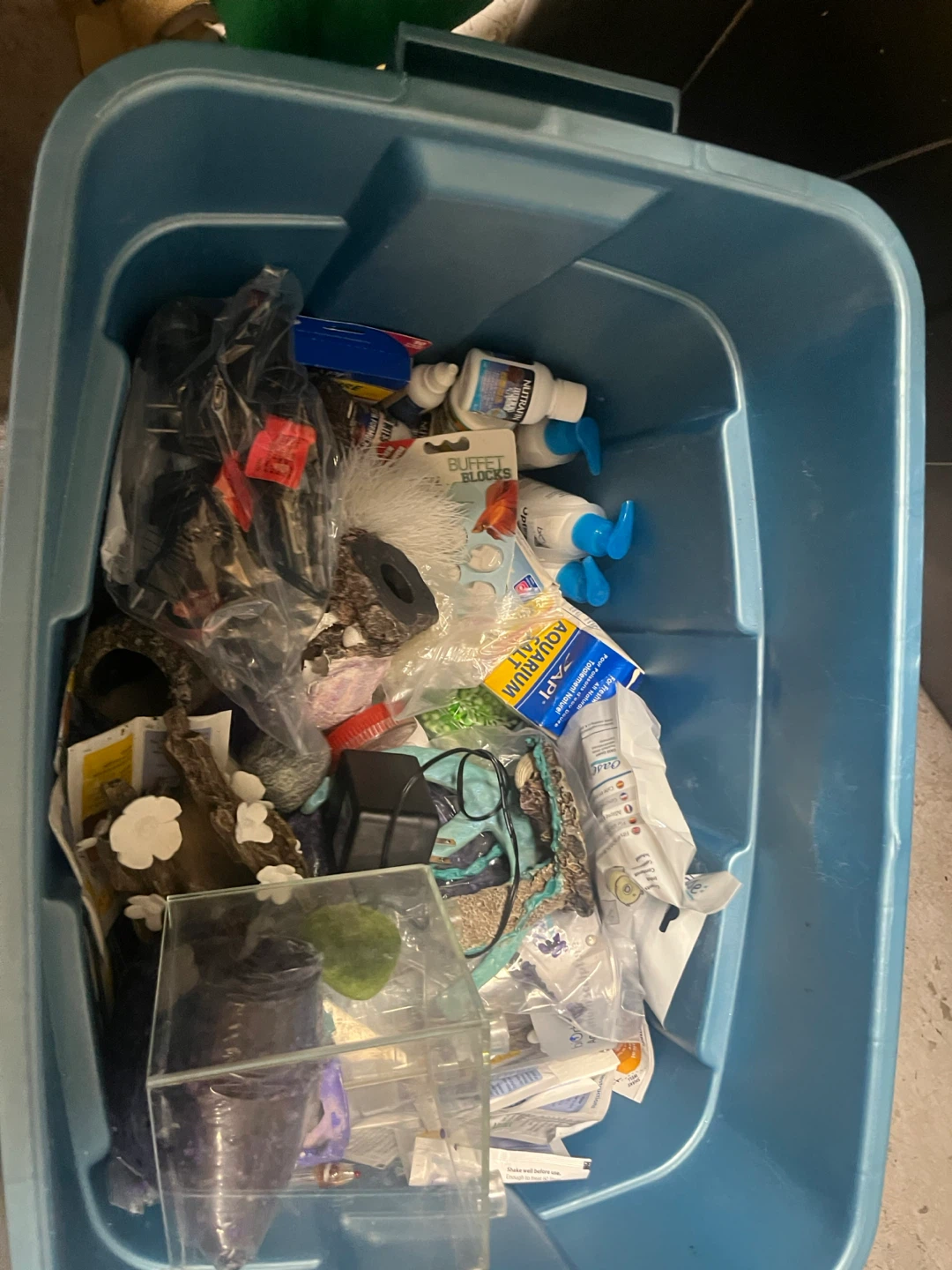 Aquarium Supplies Storage Bin - photo 4