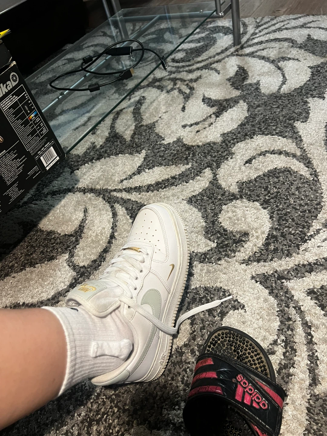 Nike Air Force 1 White and Gold - photo 2