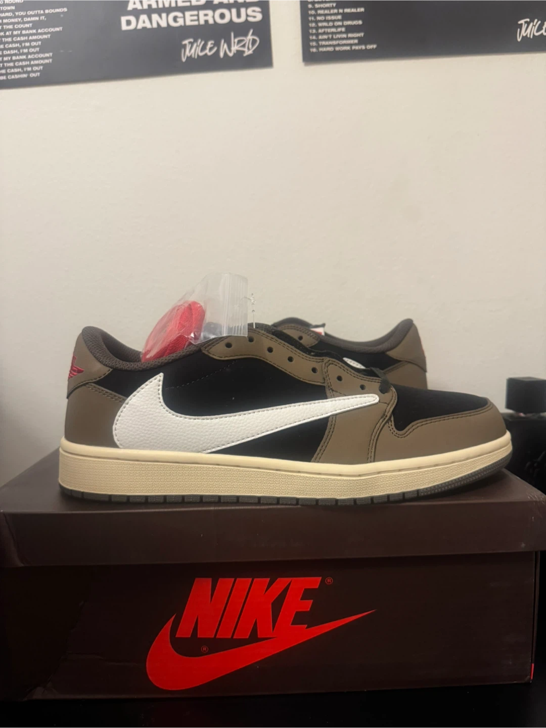 BRAND NEW Travis Scott Mocha/ReverseMocha Shoes Size 11 - photo 5