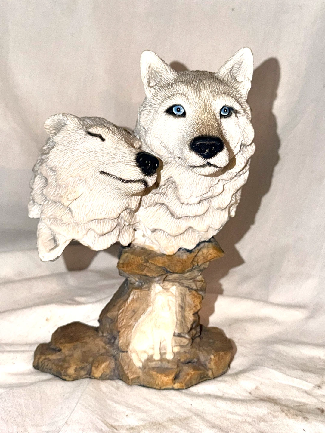 Wolf Pair Figurine