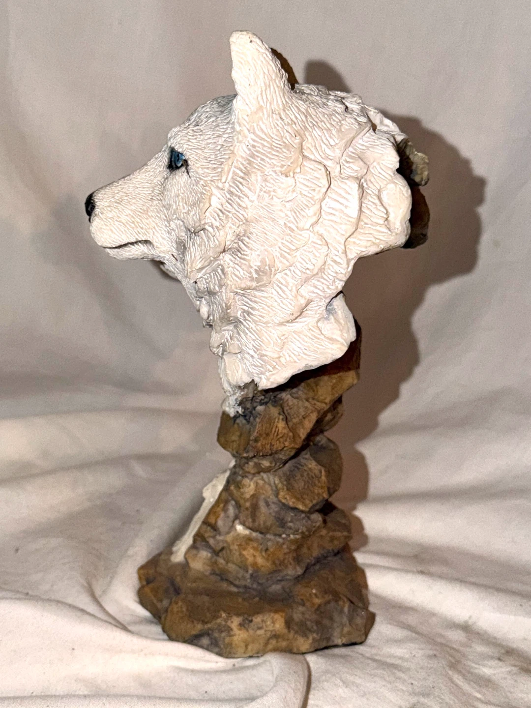 Wolf Pair Figurine - photo 4