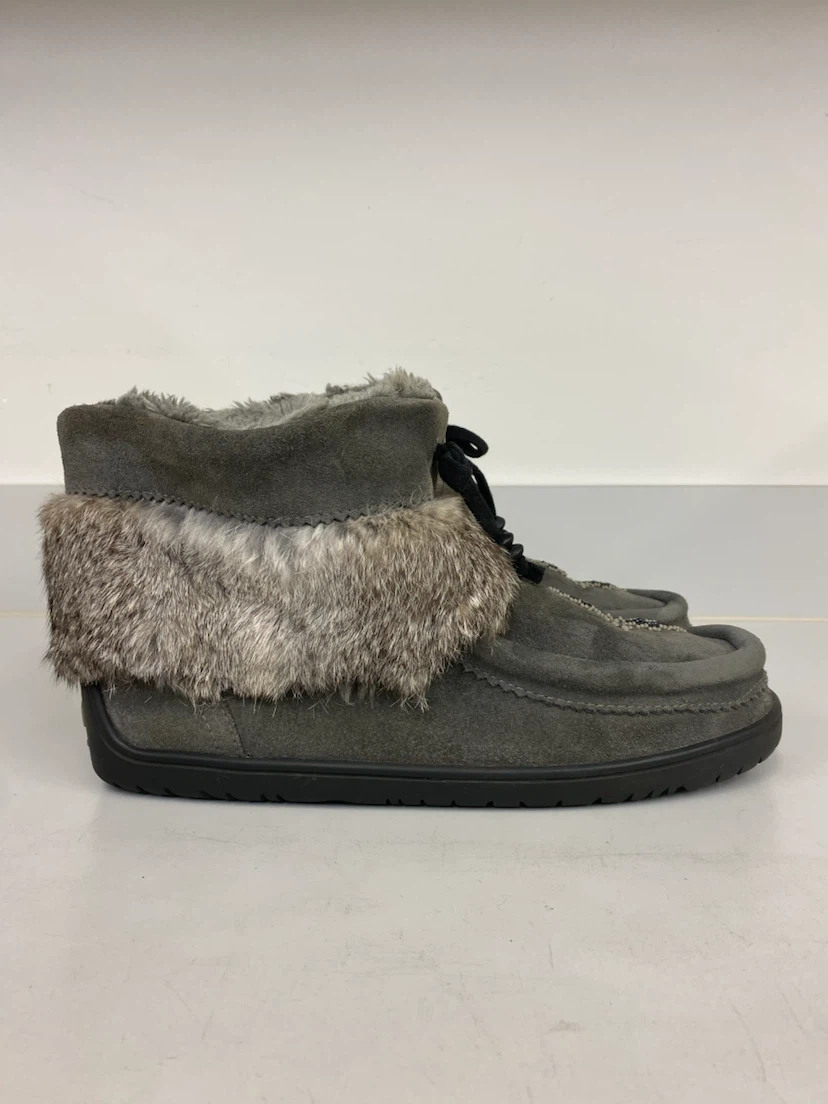 Manitobah Grey Suede Boots Size 10 - photo 2