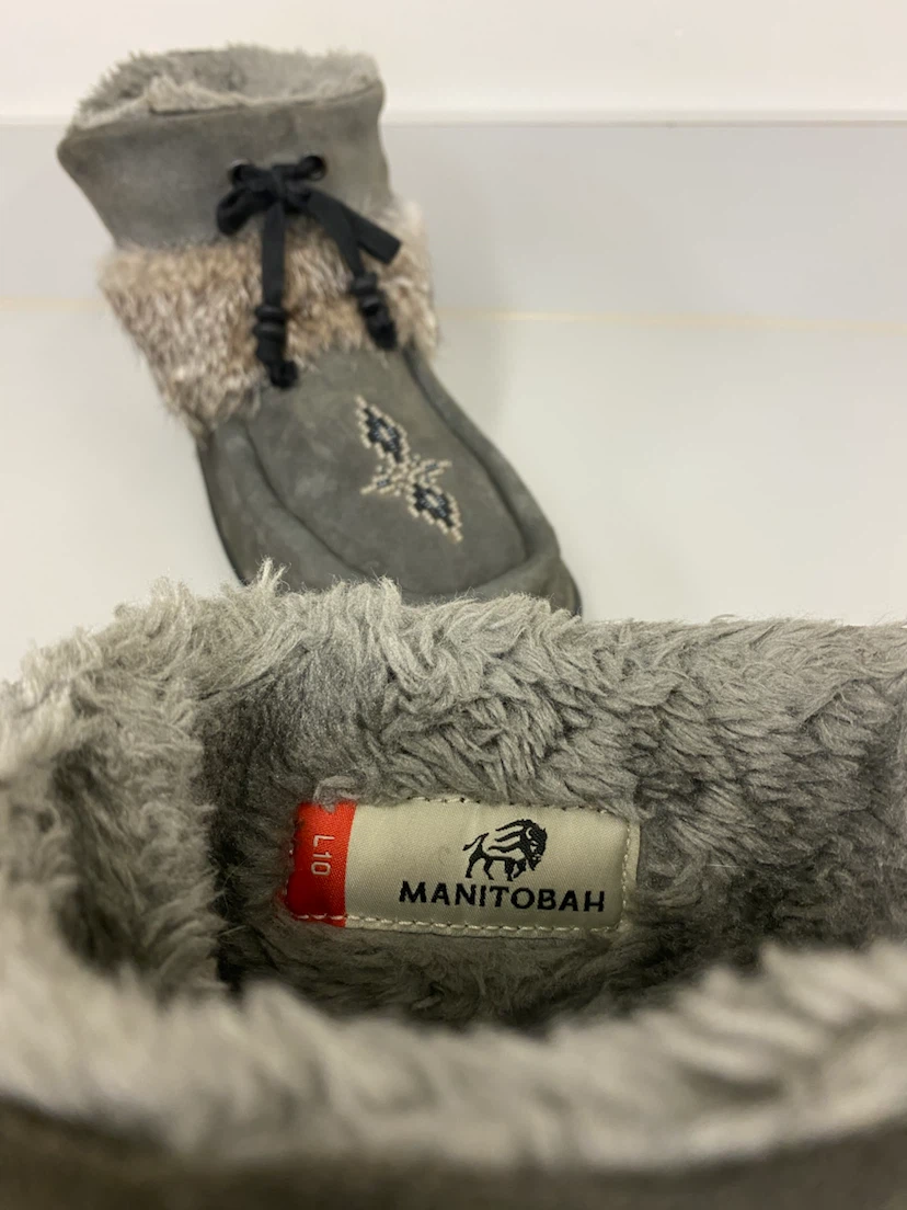 Manitobah Grey Suede Boots Size 10 - photo 5