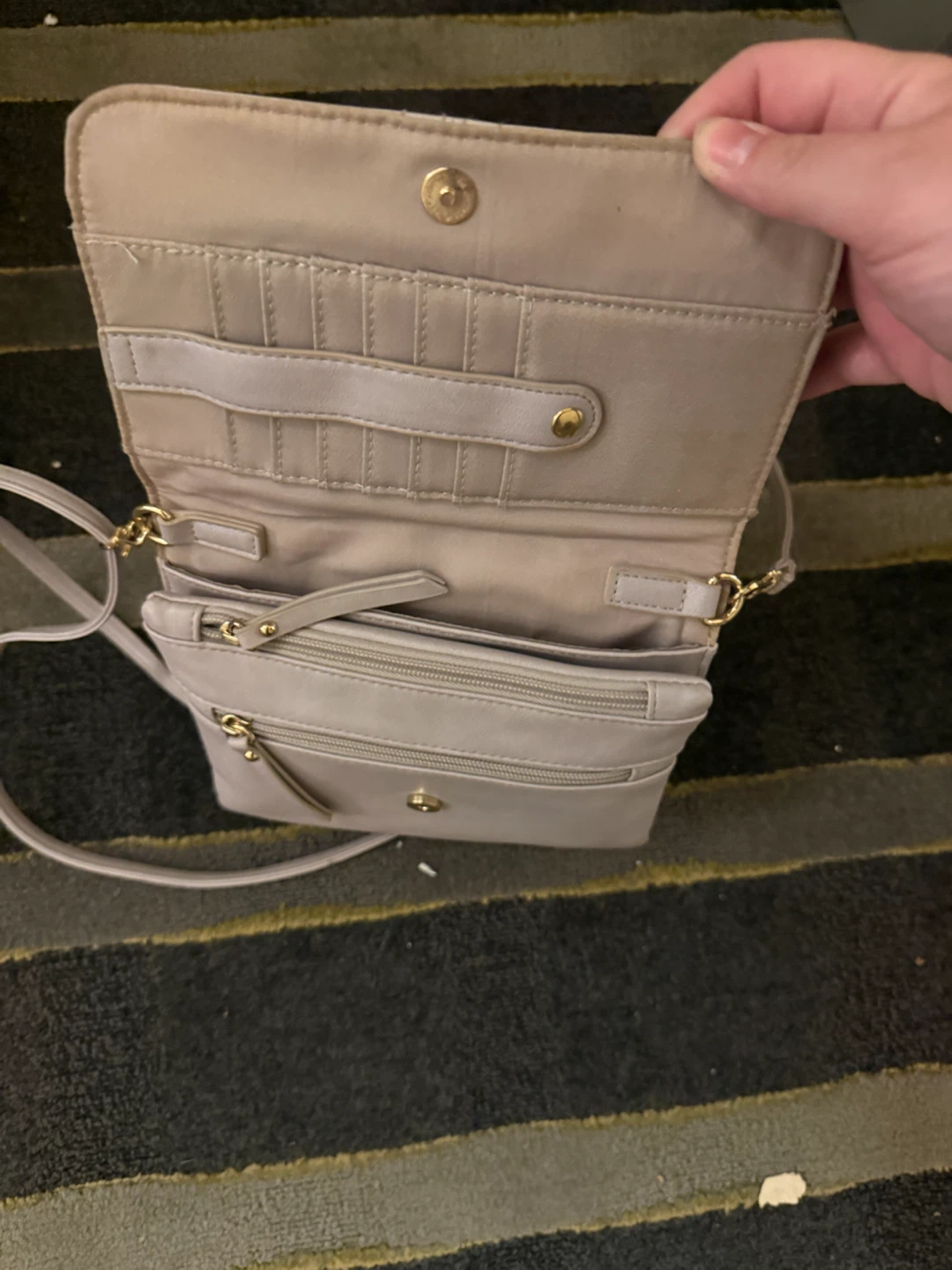 Jaclyn Smith Grey Crossbody Bag - photo 2