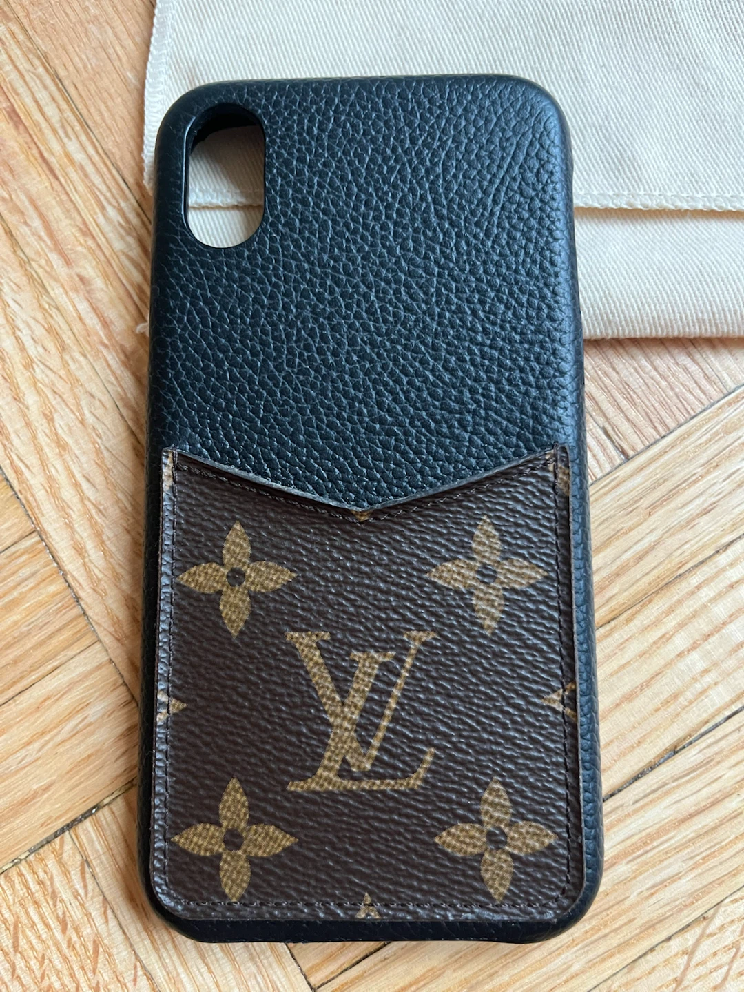 Louis Vuitton Monogram iPhone X/XS Bumper Case Black Leather - photo 4