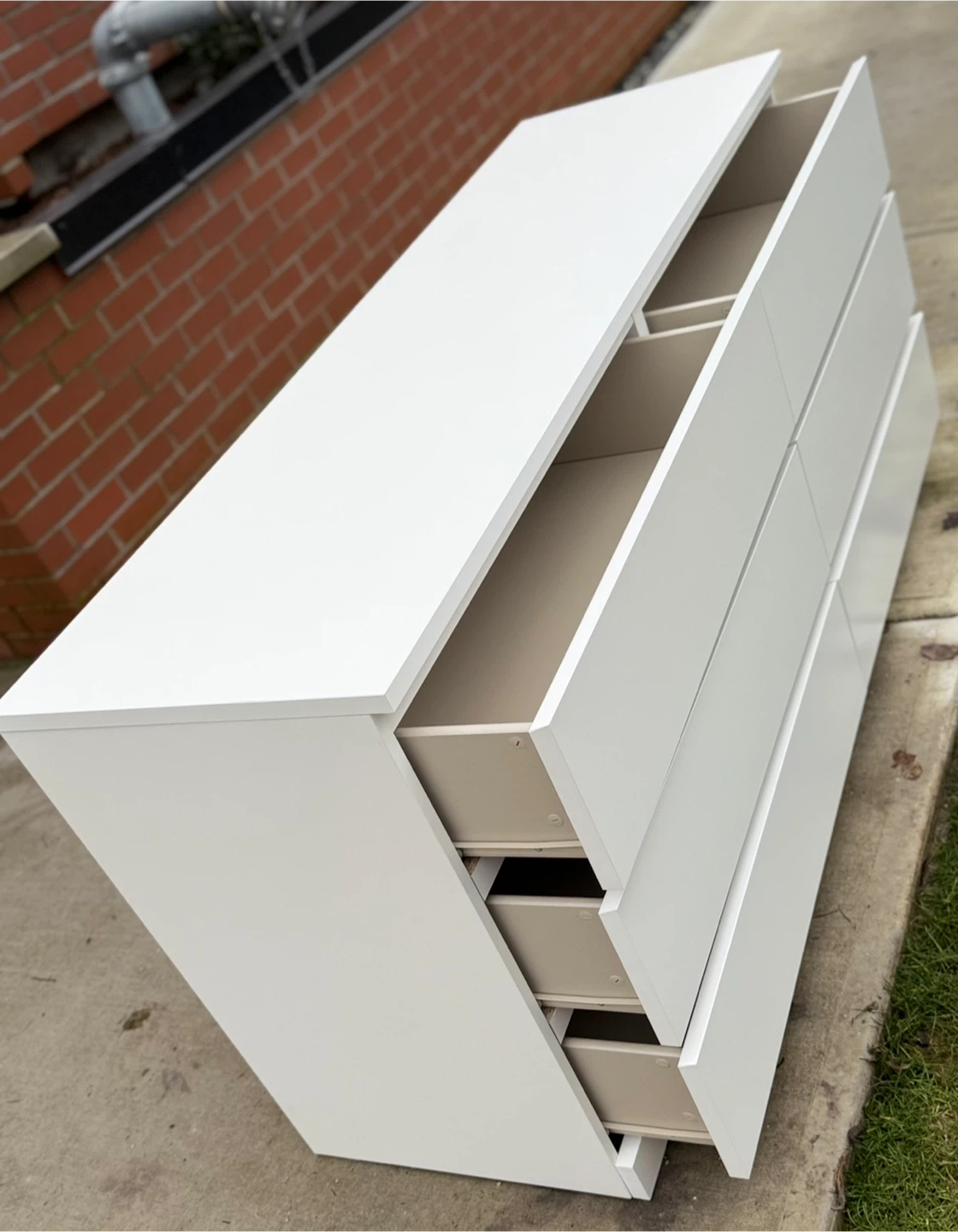 White 6-Drawer Dresser