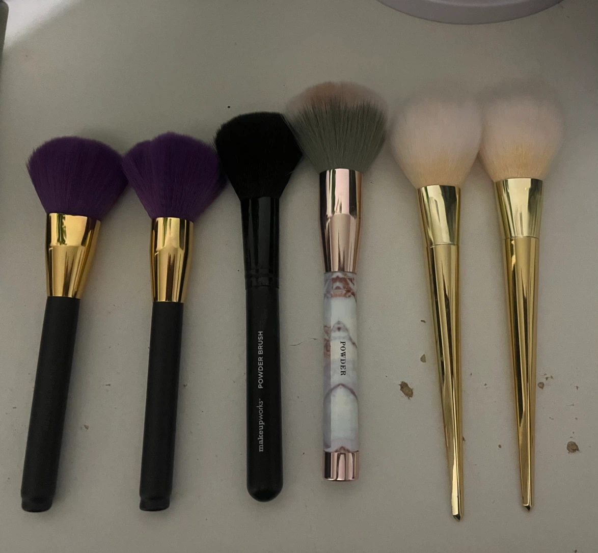 Set of 6 Assorted Makeup Brushes