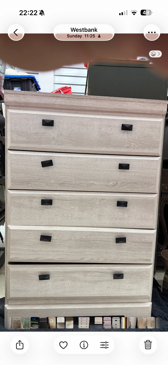 Dynamic Furniture Yorkdale 5-Drawer Chest