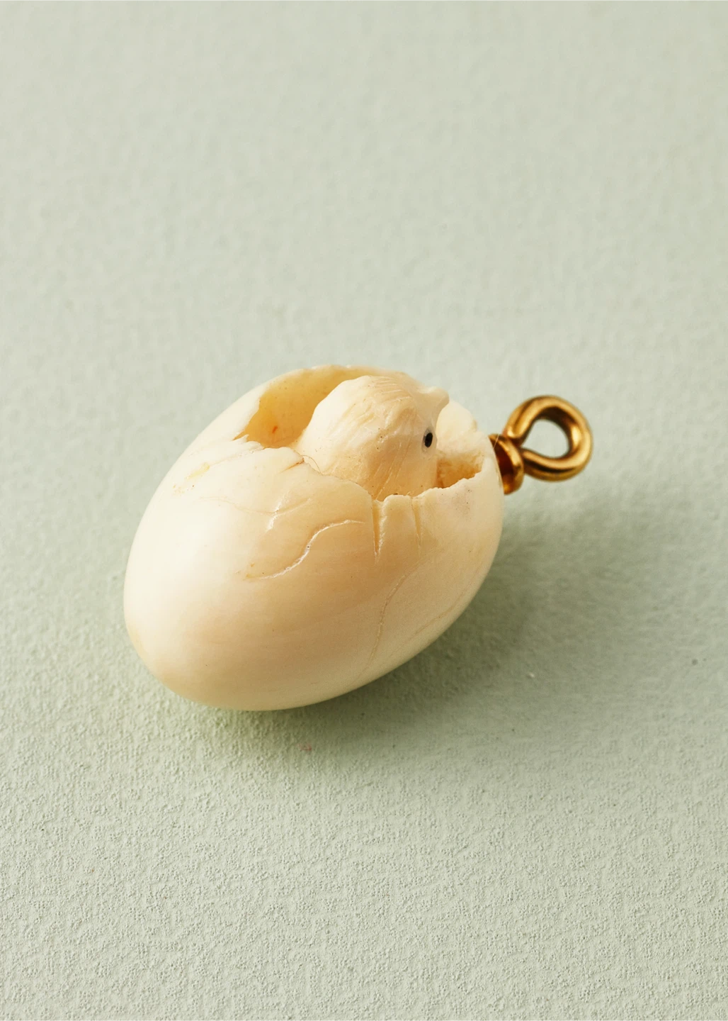 Miniature Vintage Carved Bone Hatching Chick Egg Charm Pendant - photo 4