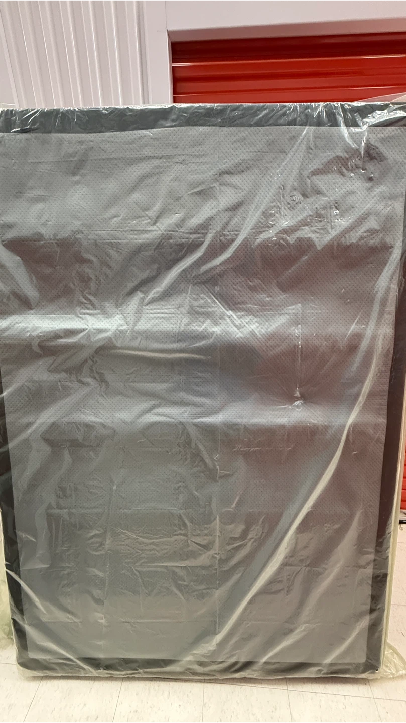Like New Double Mattress and box spring - photo 3