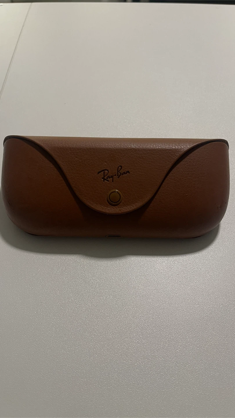Ray-Ban Smart Glasses Charging Case - photo 2