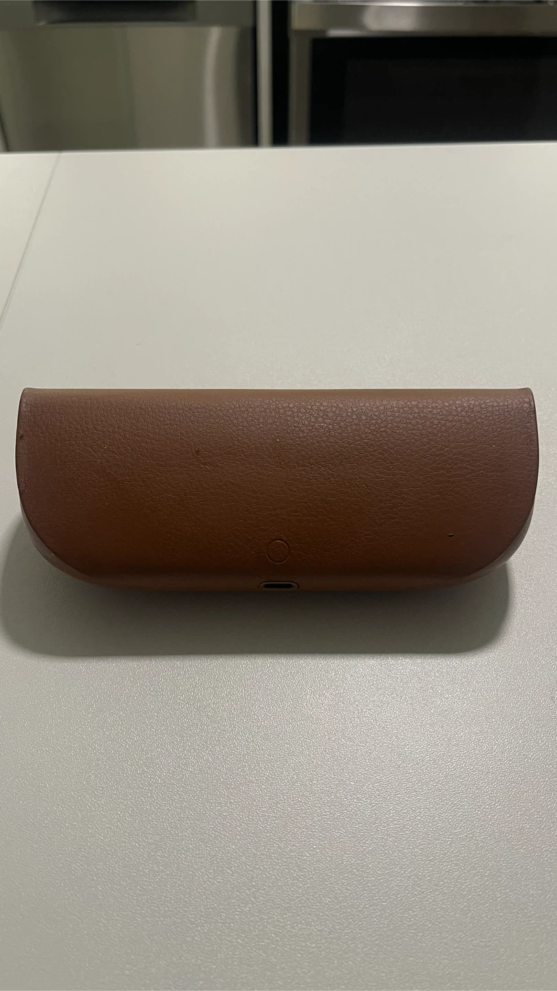 Ray-Ban Smart Glasses Charging Case - photo 3