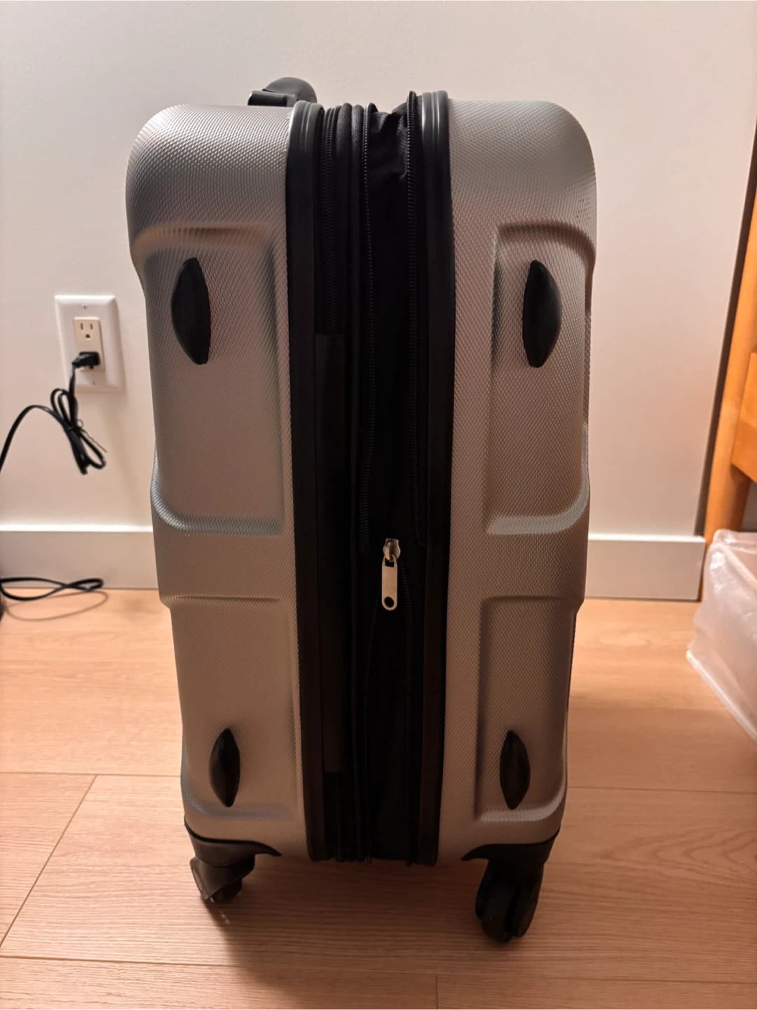 20" Carry-On Luggage - photo 4