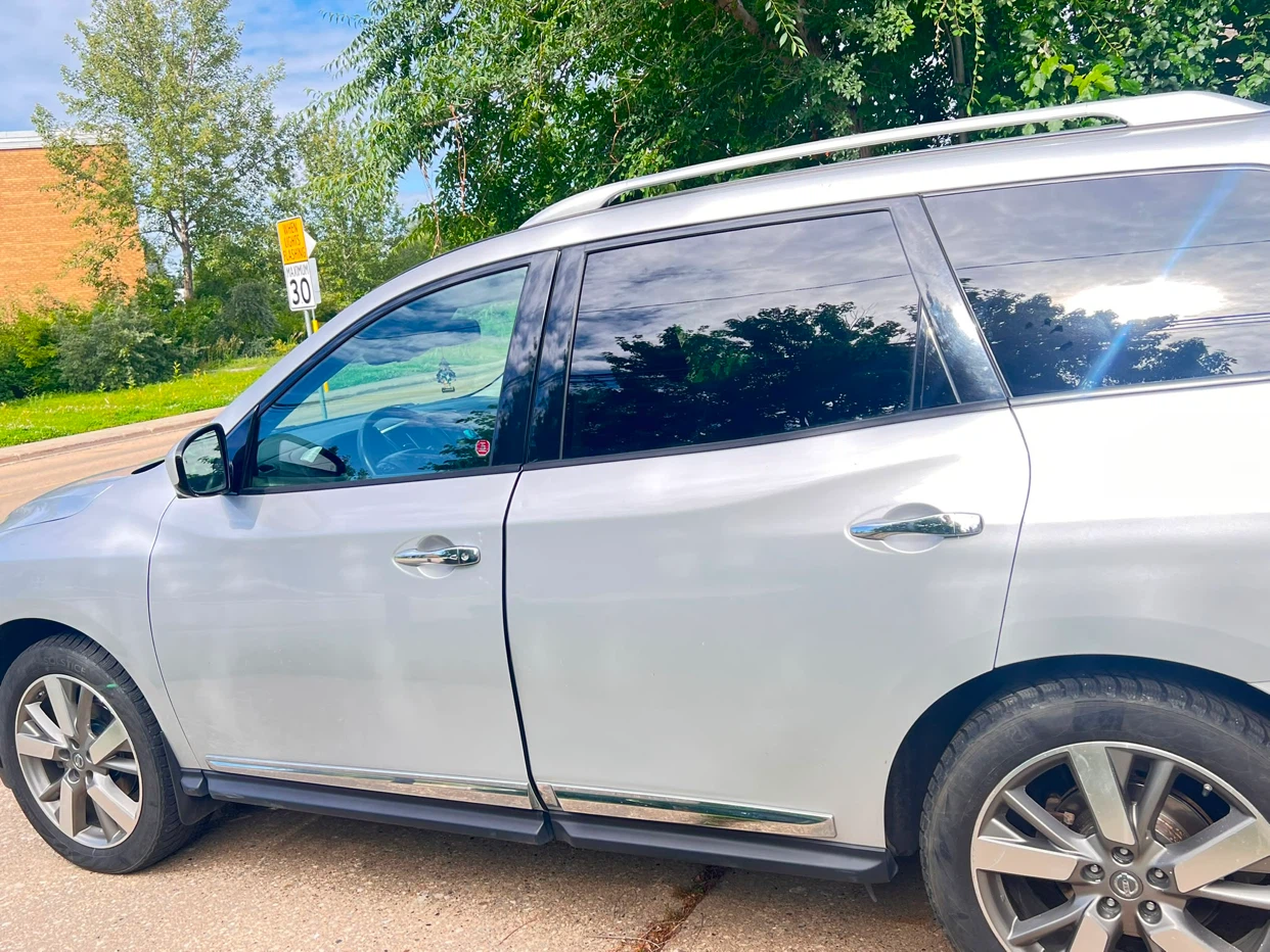 Nissan Pathfinder Platinum 4WD - photo 2