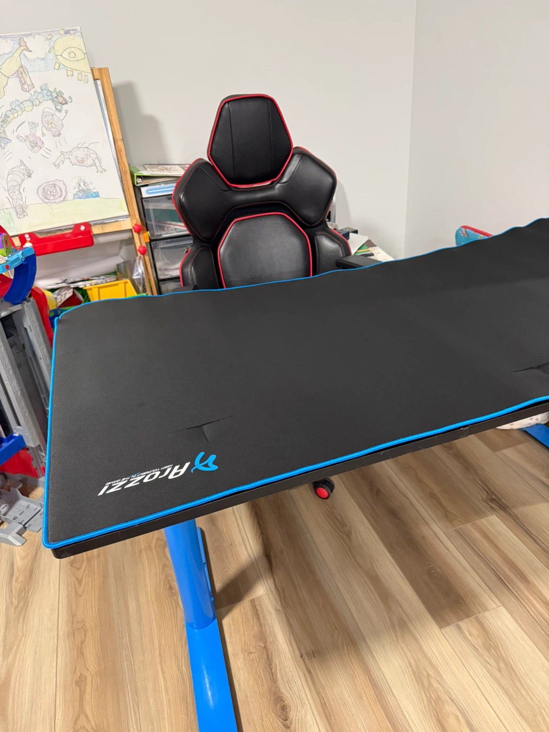 Arozzi Gaming Chair and Desk Setup
