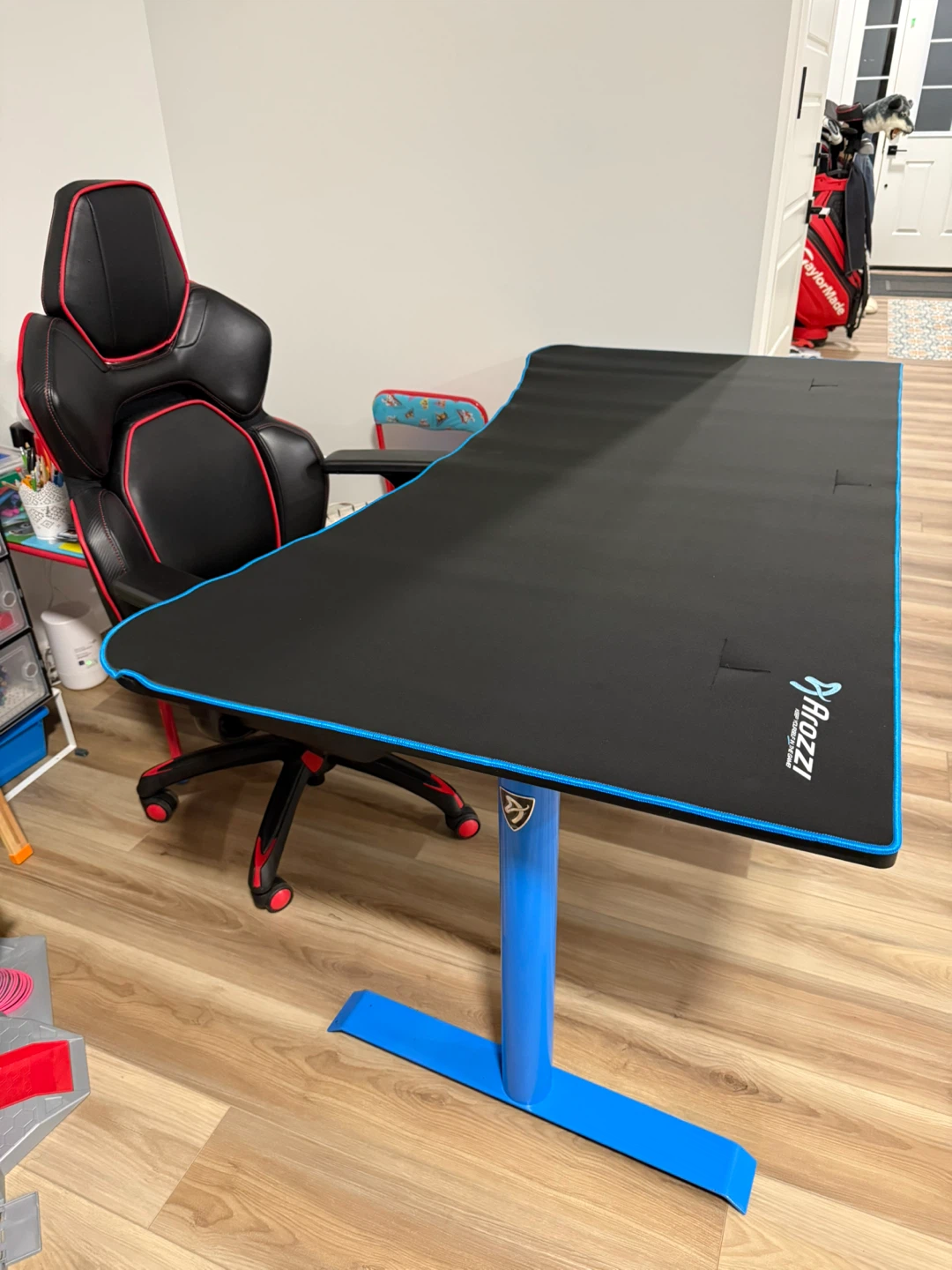 Arozzi Gaming Chair and Desk Setup - photo 2