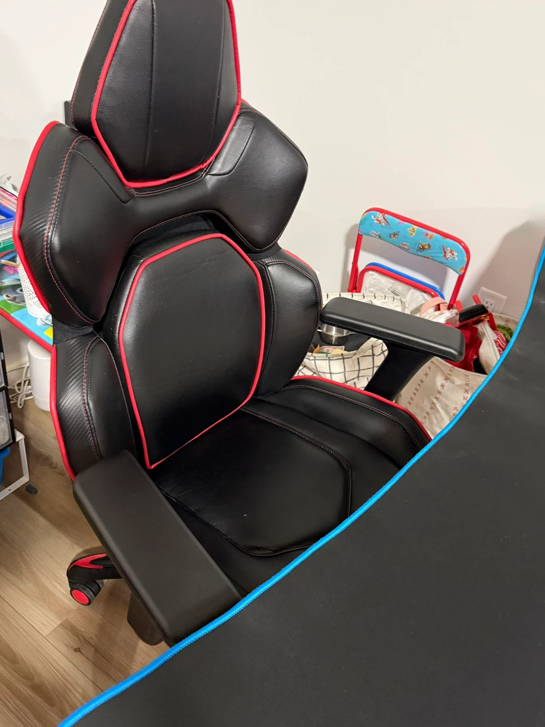 Arozzi Gaming Chair and Desk Setup - photo 3