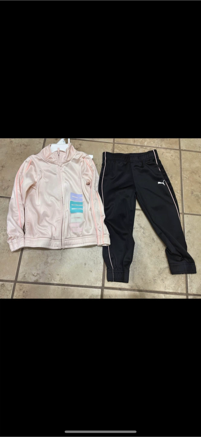 Two Puma Tracksuit Sets 3/4t both - photo 2