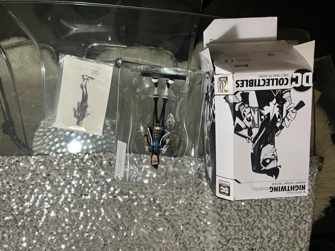 DC Collectibles Nightwing Artist Alley Figure