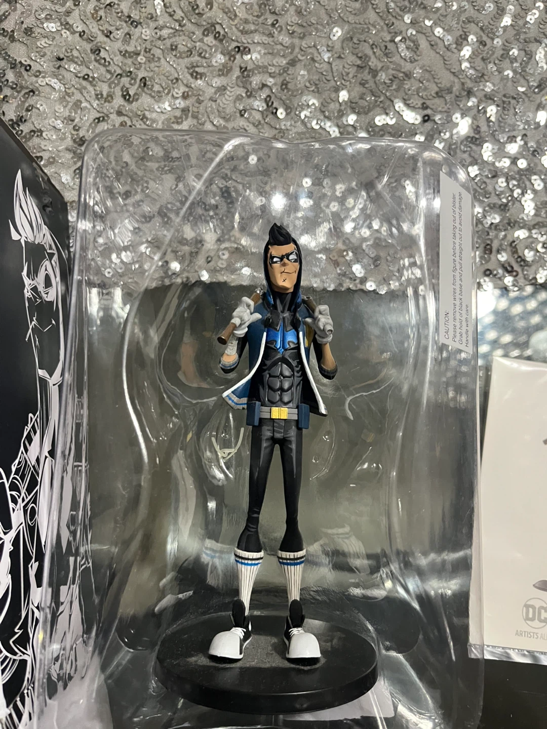 DC Collectibles Nightwing Artist Alley Figure - photo 4