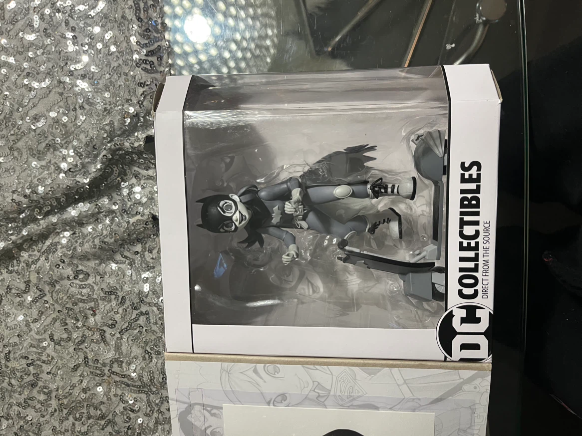 DC Artists Alley Batgirl Figure Black & White Variant