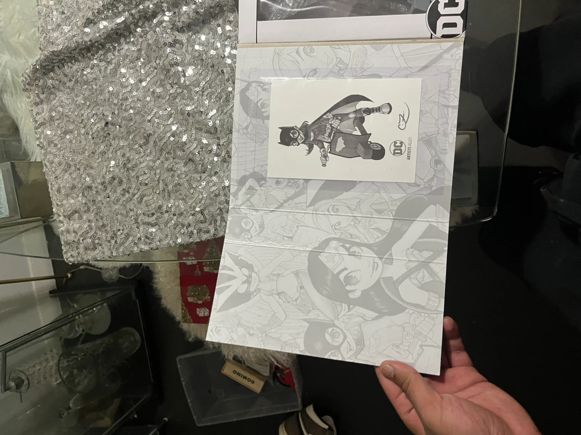 DC Artists Alley Batgirl Figure Black & White Variant - photo 2