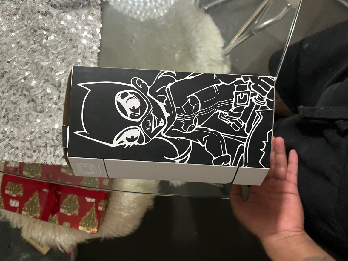 DC Artists Alley Batgirl Figure Black & White Variant - photo 5
