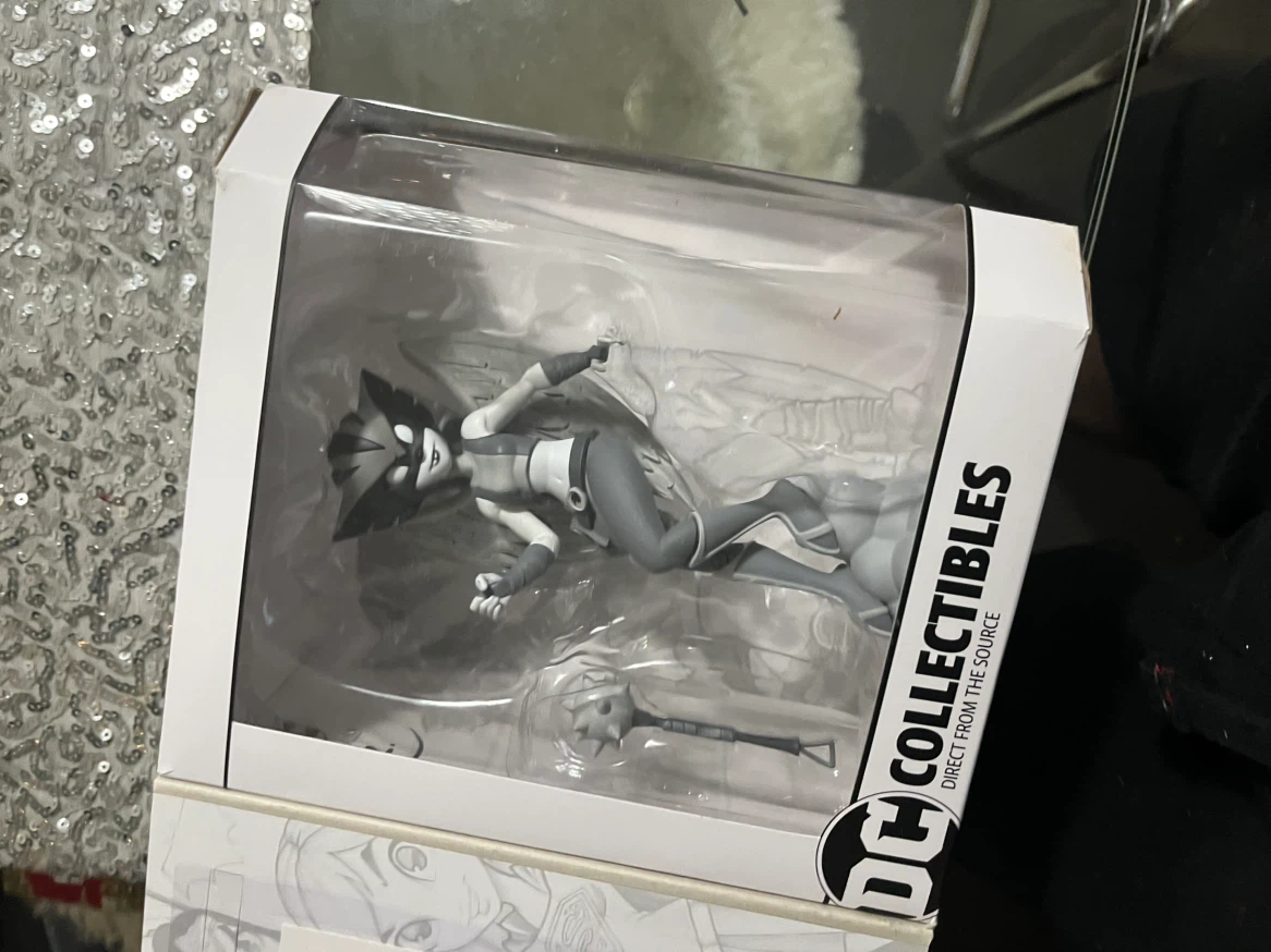 DC Artists Alley Hawkgirl Black and White Variant Figure
