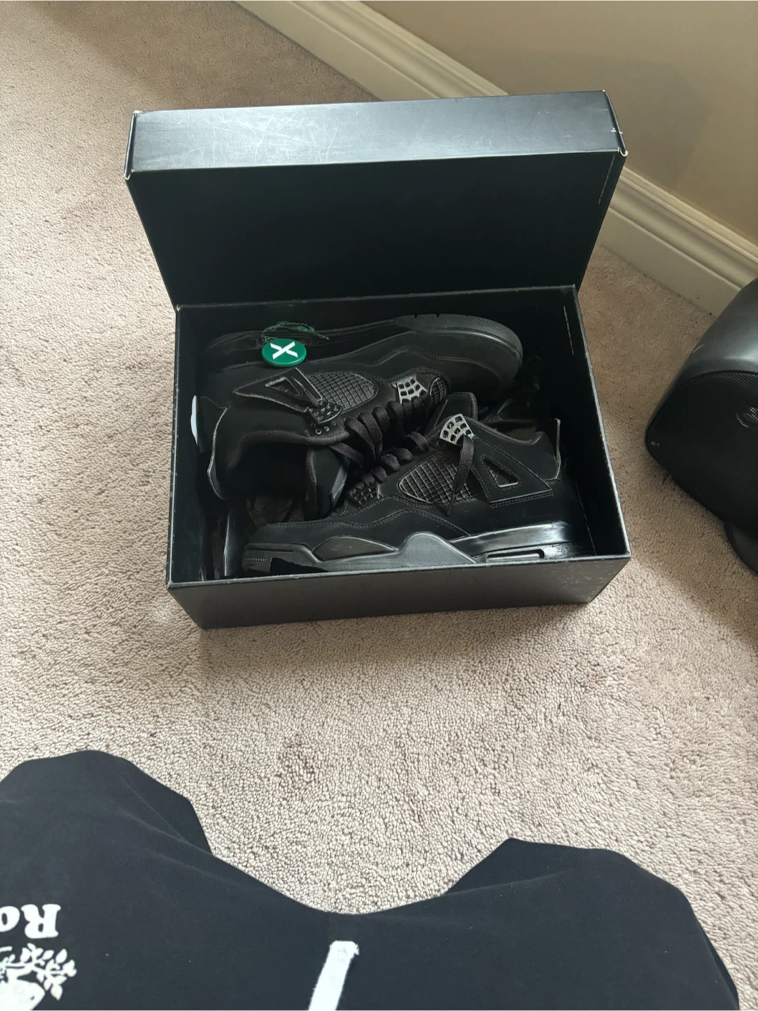 Black Cat 4s - photo 2
