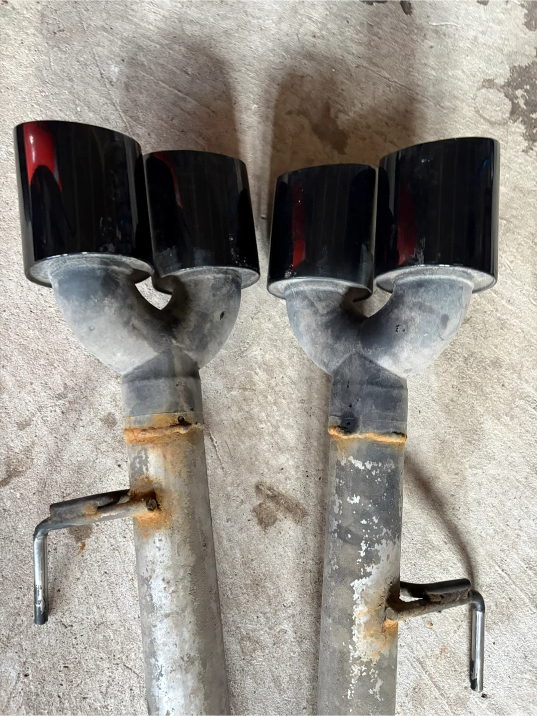 Exhaust with tail pipes