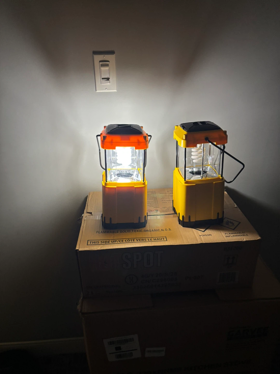 2 Coleman LED Lanterns - photo 4
