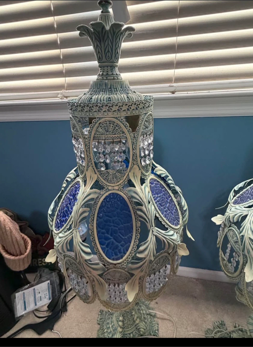Hollywood Regency style ornate metal and slag glass lamps - photo 4