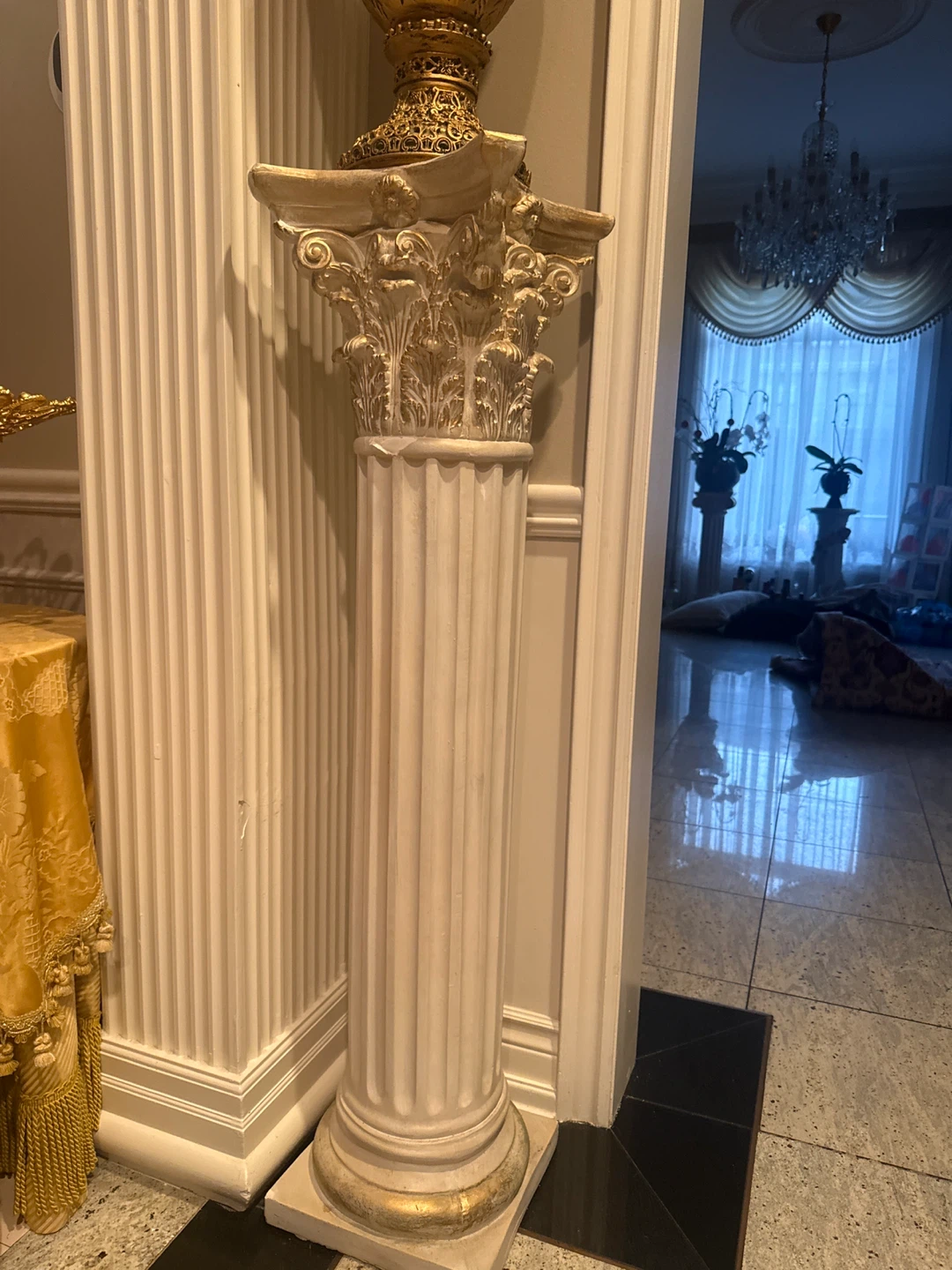 Classical Decorative Pillar Stand