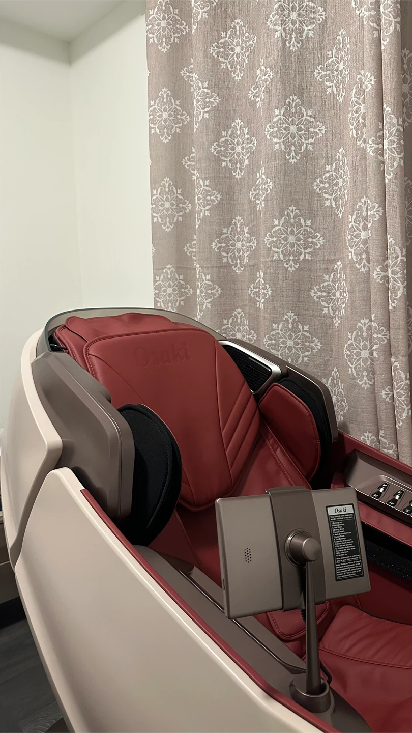 AI intelligent Osaka 4D massage chair