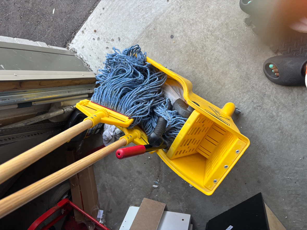 Rubbermaid Commercial Mop Bucket with Wringer - photo 5