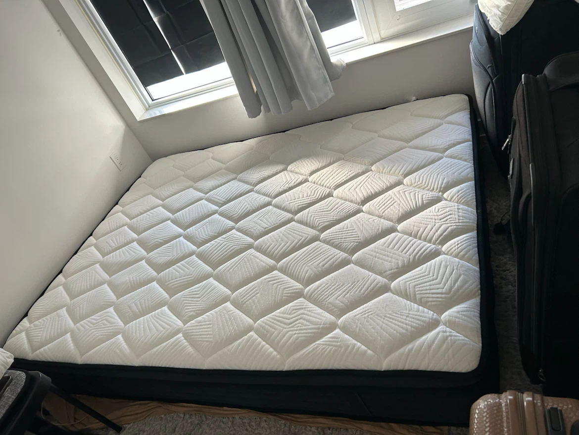 Zinus Queen Mattress 10 inch - photo 2