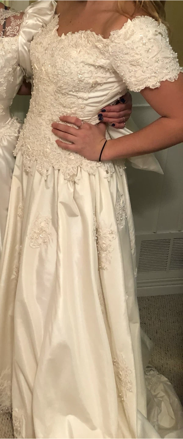 Off-the-shoulder beaded wedding dress - photo 5