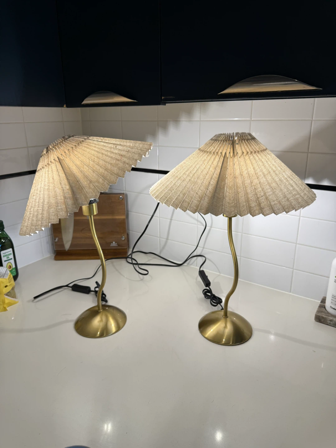Pair of Sculpted Brass Wavy Table Lamps - photo 2