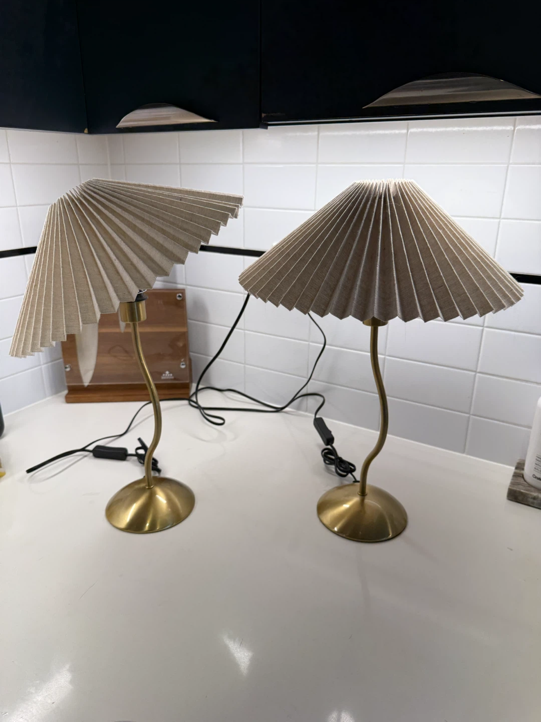 Pair of Sculpted Brass Wavy Table Lamps - photo 3