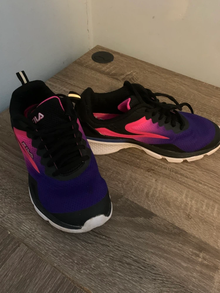 Fila Memory Foam Sneakers Size 7.5