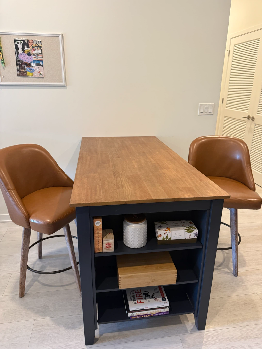 Dining Table & Swivel Stools Set