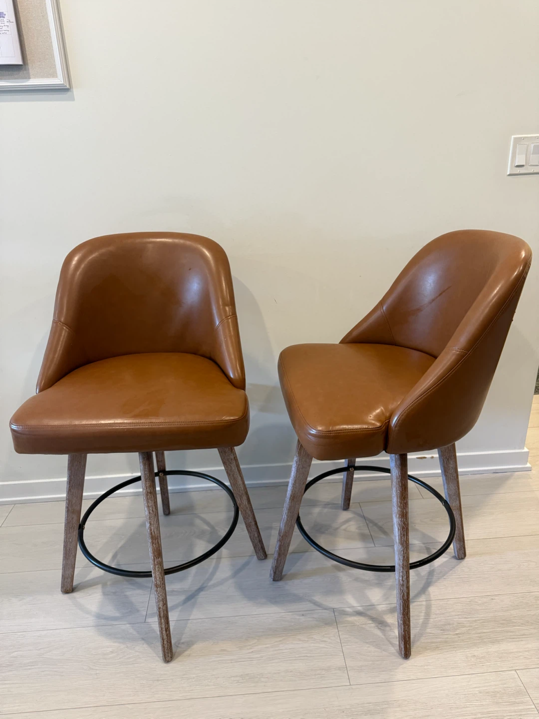 26" Mid-Century Modern Swivel Counter Stools – Set of 2 - photo 4