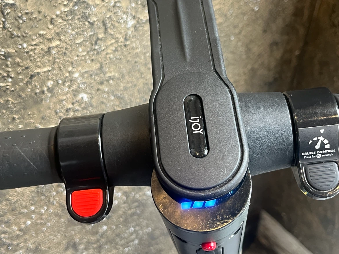 GoTrax electric scooter - photo 2