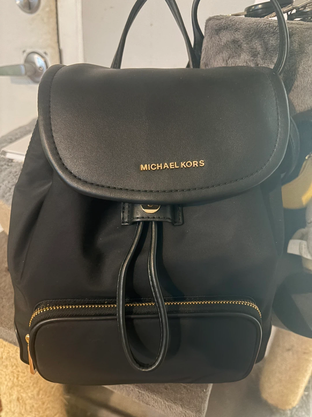 Michael kors backpack (NEED GONE)