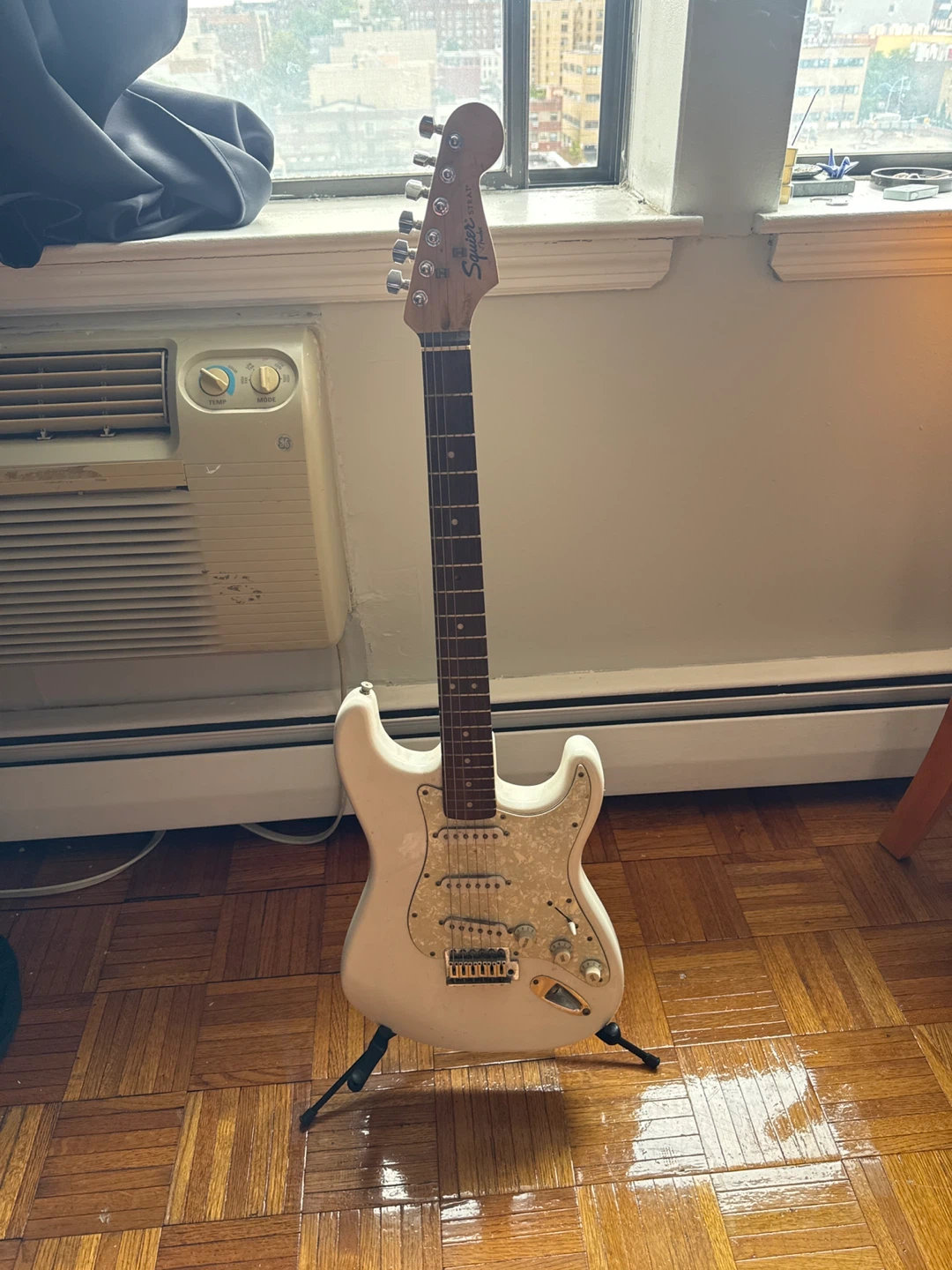 Squier Stratocaster Electric Guitar