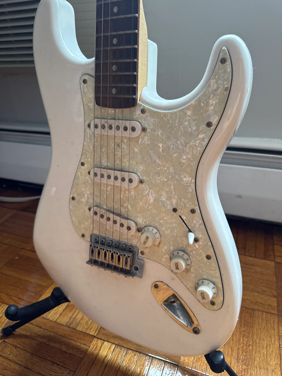 Squier Stratocaster Electric Guitar - photo 2