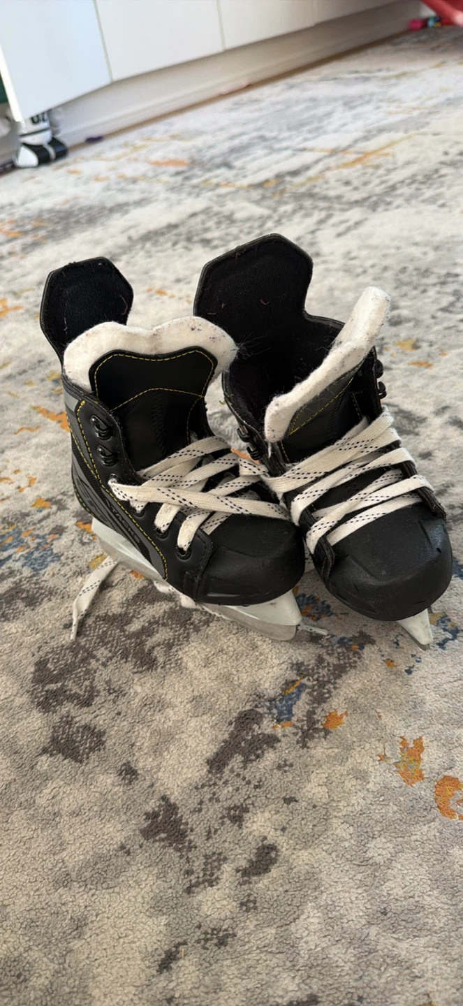 CCM Tacks AS550 - kids hockey skates (size9) - photo 4
