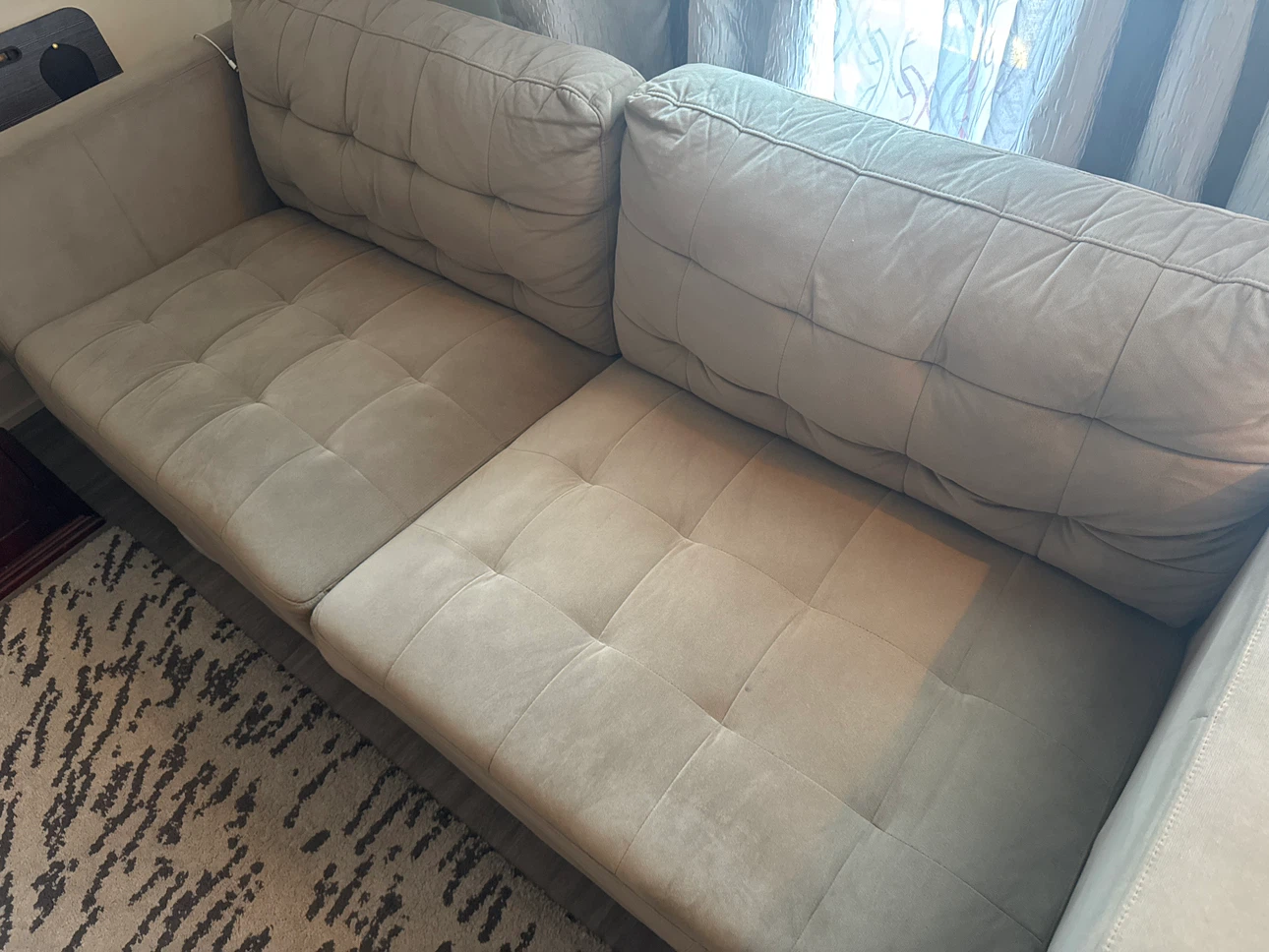 Beige tufted two-seater sofa - photo 5