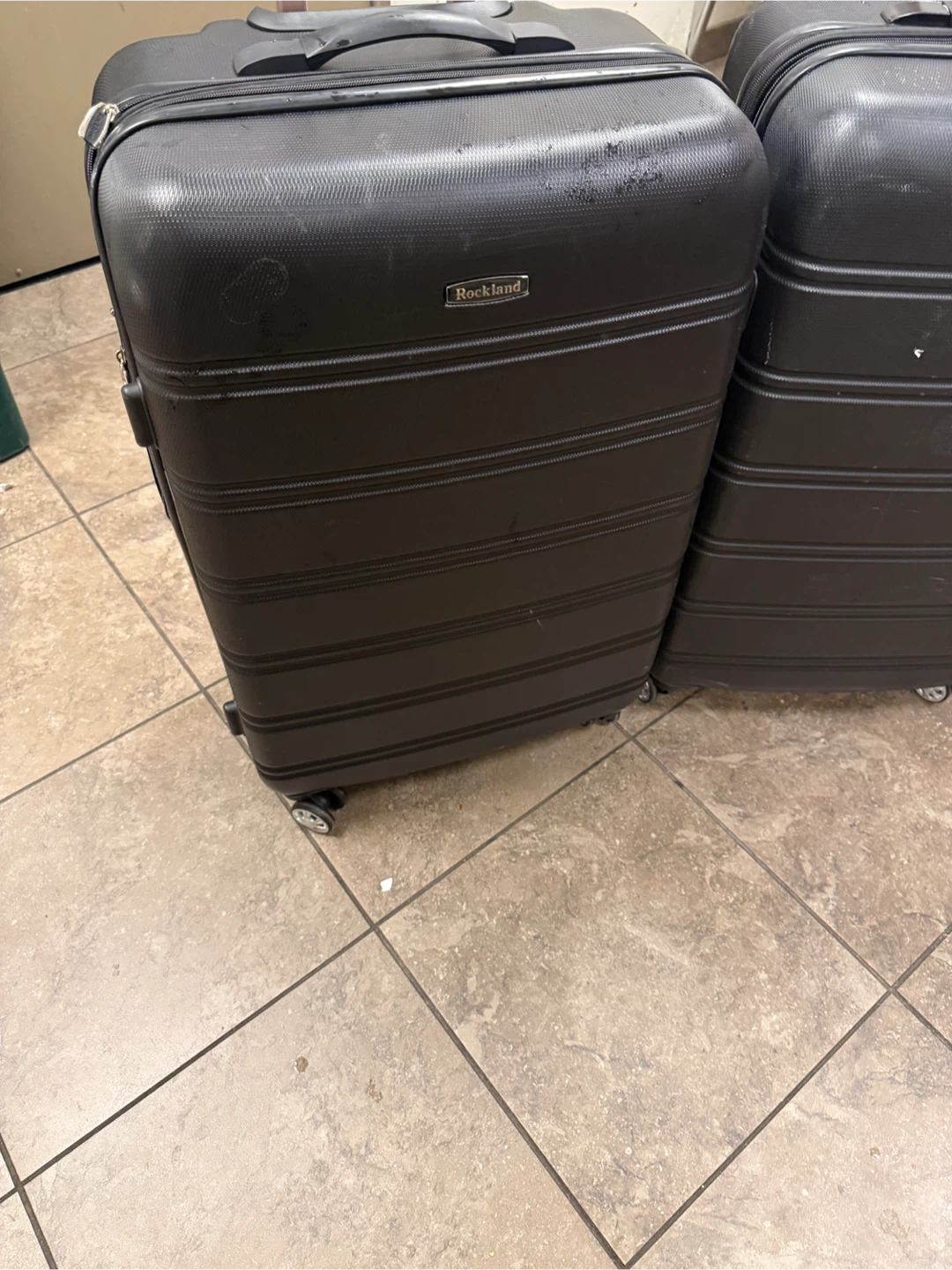 Set of 2 Rockland Black Hardside Luggage - photo 4