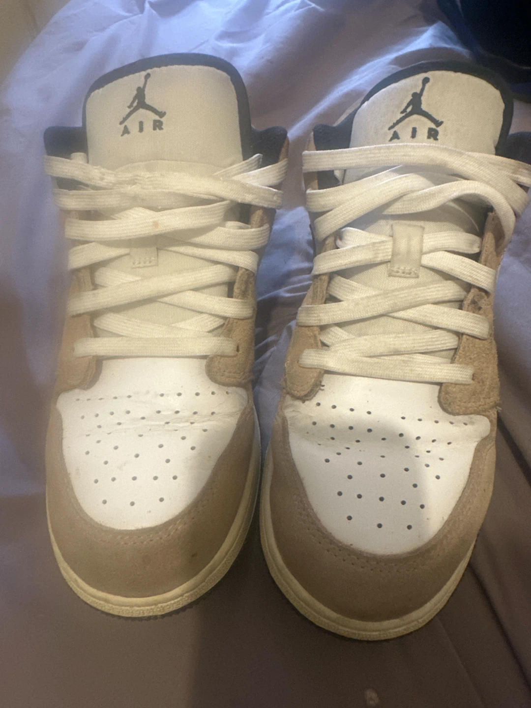 Air Jordan 1 Low Tan/White Sneakers
